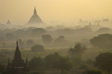 erken sabah bagan tapınakları. Myanmar (burma).