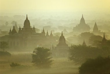 erken sabah bagan tapınakları. Myanmar (burma).
