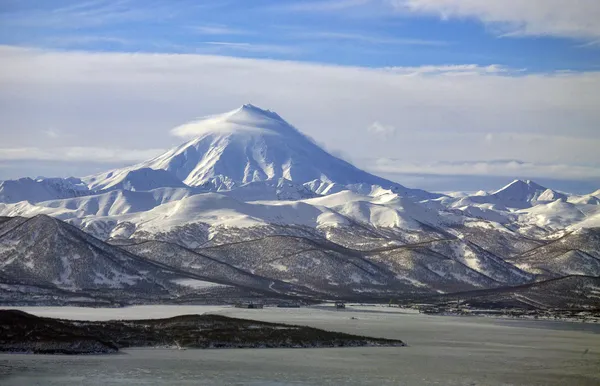 Vulcano Vilyuchinsky della penisola di Kamchatka . — Foto Stock