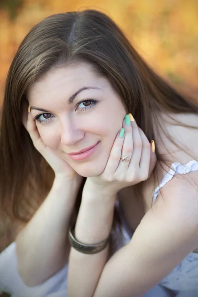 Portrait of a pretty girl — Stock Photo, Image