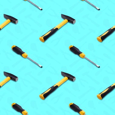 Parlak bir arka planda, pürüzsüz bir desen üzerinde el araçları kümesi.