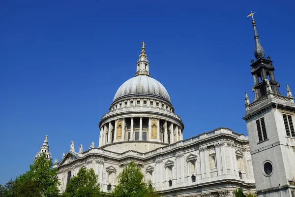 Widok na st paul's cathedral, Londyn, uk — Zdjęcie stockowe