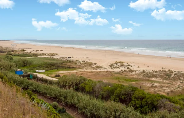 Wybrzeże Conil Frontera Południu Hiszpanii Plażą Pochmurny Dzień — Zdjęcie stockowe