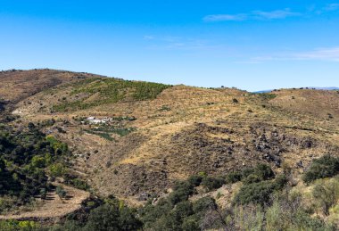 İspanya 'nın güneyindeki Almerya ili dağları güneşli bir günde