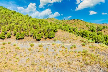 İspanya 'nın güneyindeki Almerya ili dağları güneşli bir günde