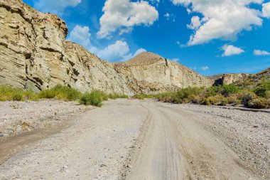 İspanya 'nın güneyinde gün batımında Tabernas Çölü