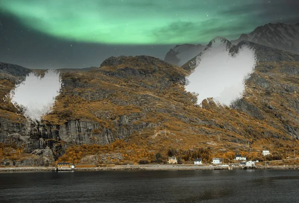 Aurora Boreal Στα Βουνά Στο Lofoten Νορβηγία — Φωτογραφία Αρχείου