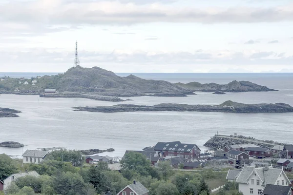 Montanhas Beira Mar Lofoten Noruega Num Dia Nublado — Fotografia de Stock