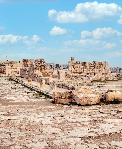 Romeinse Archeologische Overblijfselen Amman Hoofdstad Van Jordanië Een Bewolkte Dag — Stockfoto