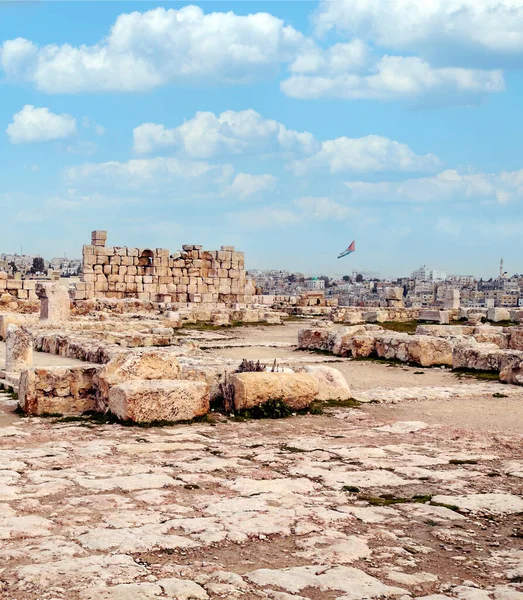 Romeinse Archeologische Overblijfselen Amman Hoofdstad Van Jordanië Een Bewolkte Dag — Stockfoto