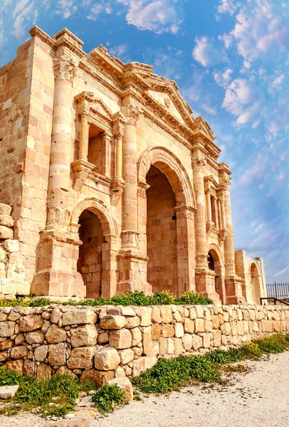 Ρωμαϊκό Αρχαιολογικό Παραμένει Jerash Στην Ιορδανία Μια Ηλιόλουστη Ημέρα — Φωτογραφία Αρχείου