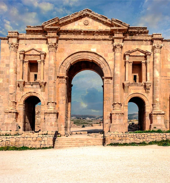 Ρωμαϊκό Αρχαιολογικό Παραμένει Jerash Στην Ιορδανία Μια Ηλιόλουστη Ημέρα — Φωτογραφία Αρχείου