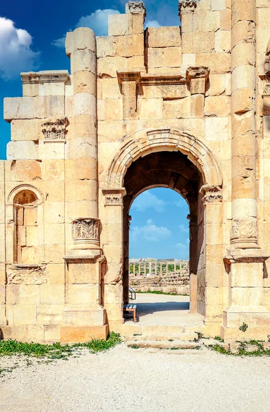 Ρωμαϊκό Αρχαιολογικό Παραμένει Jerash Στην Ιορδανία Μια Ηλιόλουστη Ημέρα — Φωτογραφία Αρχείου