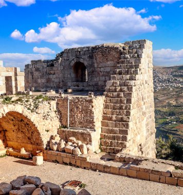 Güneşli bir günde Ürdün Ajlun kalesinin.