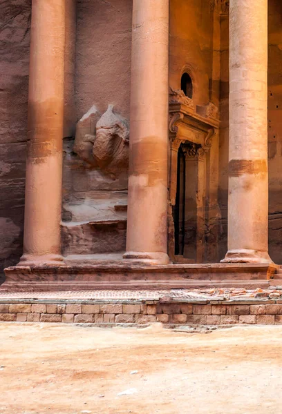 Ürdün Eski Petra Kentinin Kalıntıları Güneşli Bir Günde Petra Taştan — Stok fotoğraf