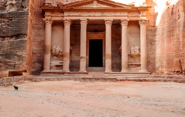 Ruinas Antigua Ciudad Petra Jordania Día Soleado Petra Importante Yacimiento — Foto de Stock