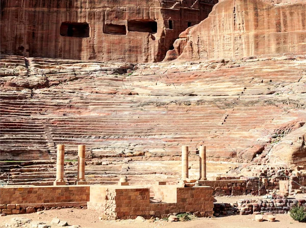 Zřícenina Starobylého Města Petra Jordánsku Slunečného Dne Petra Významným Archeologickým — Stock fotografie