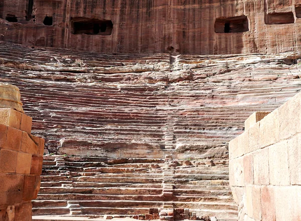 Zřícenina Starobylého Města Petra Jordánsku Slunečného Dne Petra Významným Archeologickým — Stock fotografie