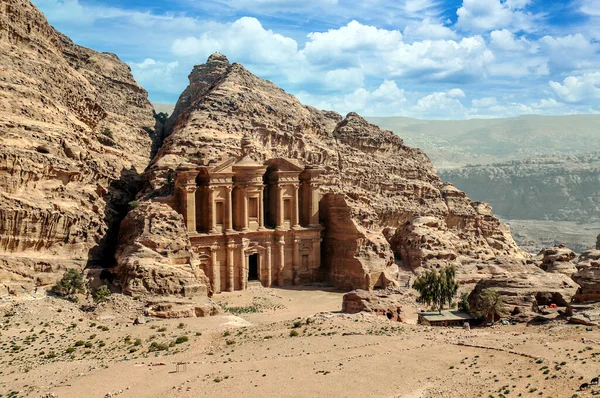 Ruinas Antigua Ciudad Petra Jordania Día Soleado Petra Importante Yacimiento —  Fotos de Stock