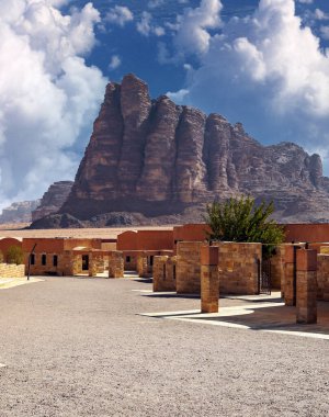 Ürdün 'deki Wadi Rum Çölü' nün dramatik gökyüzü