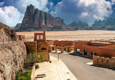 Ürdün 'deki Wadi Rum Çölü' nün dramatik gökyüzü