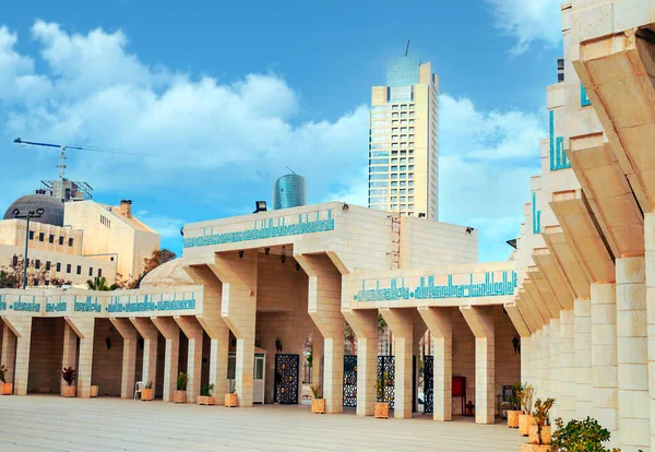 约旦阿卜杜拉国王清真寺 在阳光灿烂的日子里 — 图库照片