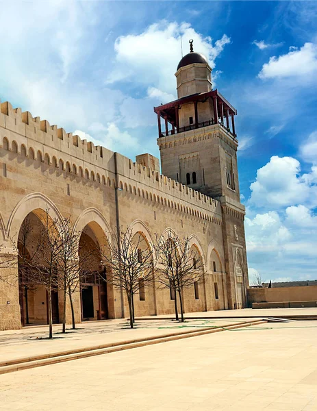 Mezquita Husseini Ammán Capital Jordania Día Soleado Tener Dos Minaretes — Foto de Stock