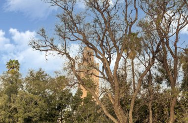Fas 'ın Marakeş kentindeki Koutoubia Camii, Almohad sanatının temsilcisi..
