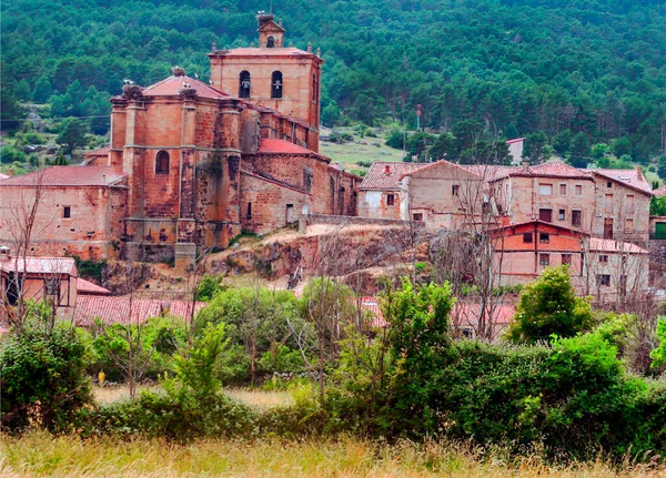 Vinuesa Con Iglesia Románica Día Nublado Una Localidad Española Provincia —  Fotos de Stock