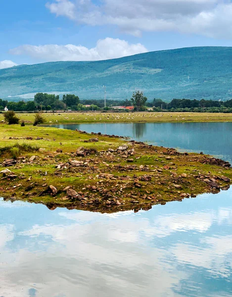 Spanyol Soria Güneşli Bir Gölde — Stok fotoğraf