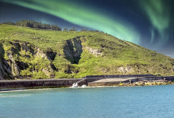 Aurora Boreal Sahilde Cantabrian Denizi Nde Bask Ülkesinde — Stok fotoğraf