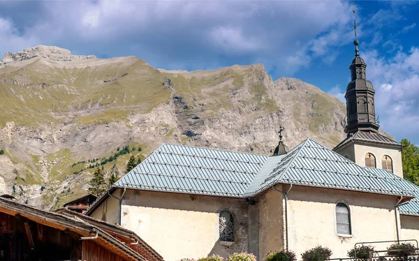 Landelijk Dorp Gelegen Top Van Een Heuvel Franse Alpen Een — Stockfoto