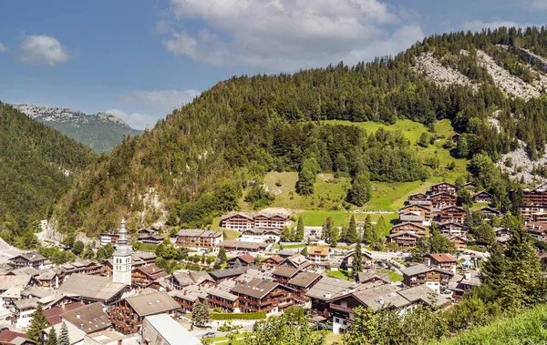 Village Rural Situé Sommet Une Colline Dans Les Alpes Françaises — Photo