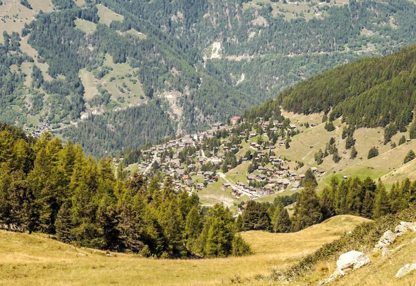 Горы Швейцарских Альп Долине Святого Люка Солнечный День — стоковое фото