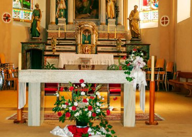 Bir Chapel kendi sunak Grimentz İsviçre ile kapalı