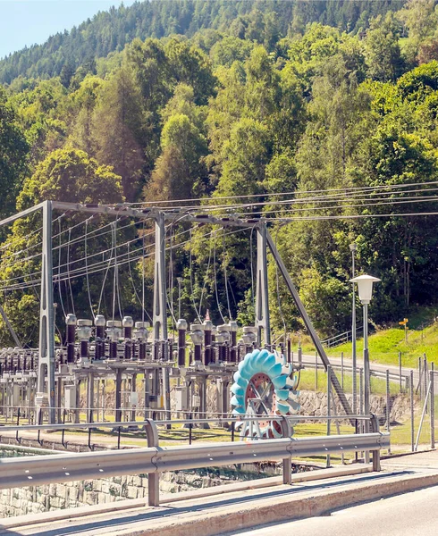 Montañas Los Alpes Suizos Con Central Hidroeléctrica —  Fotos de Stock