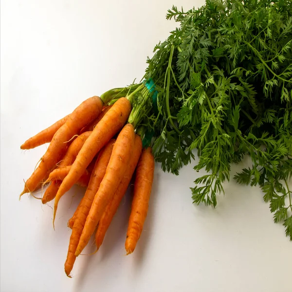Група Моркви Білому Тлі — стокове фото