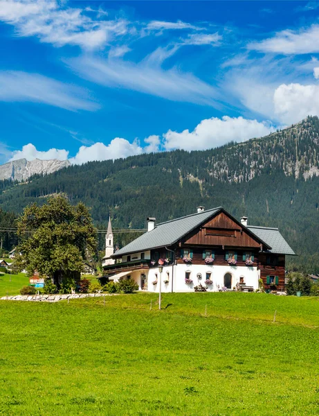 Village Gosau Its Wooden Houses Alps Austria Cloudy Day — Stock Photo, Image