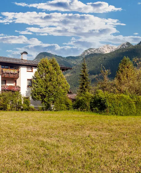 Village Gosau Avec Ses Maisons Bois Dans Les Alpes Autrichiennes — Photo