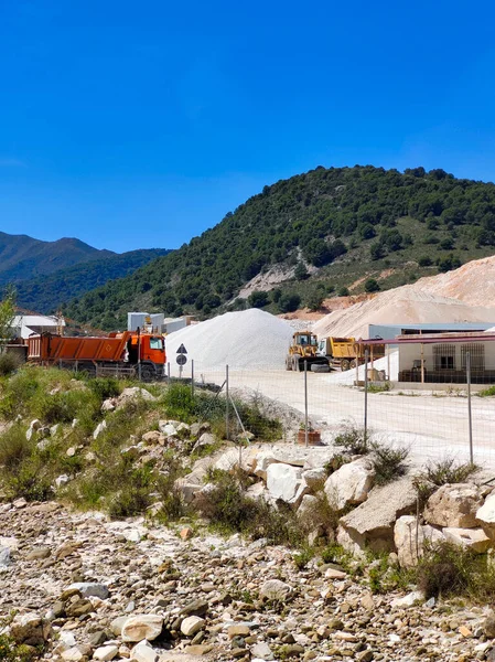 Εργοστάσιο Τσιμέντου Στα Βουνά Της Μάλαγα Στη Νότια Ισπανία — Φωτογραφία Αρχείου
