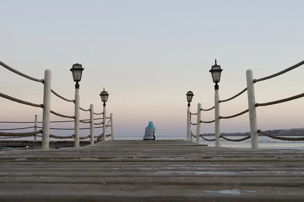 Arap kızı bir iskelesi