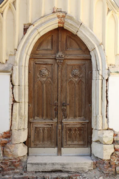 Gotik kilise kapısı