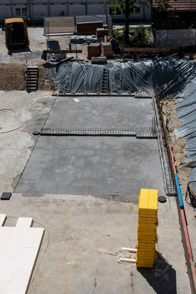 Vista Sobre Una Obra Construcción Con Placa Base Cemento Preparada — Foto de Stock