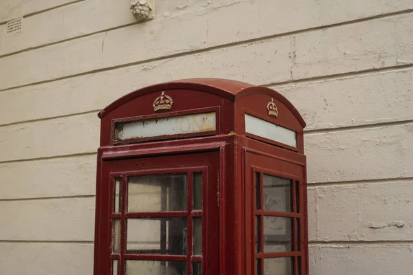 Traditional Telephone Cabin England Red Painting Crown Symbols — Stock Photo, Image