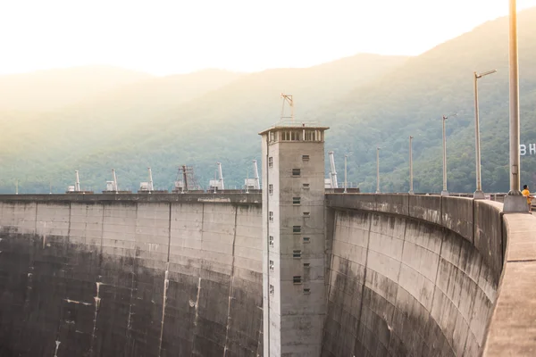 The power station at the Bhumibol Dam in Thailand. — Stock Photo, Image