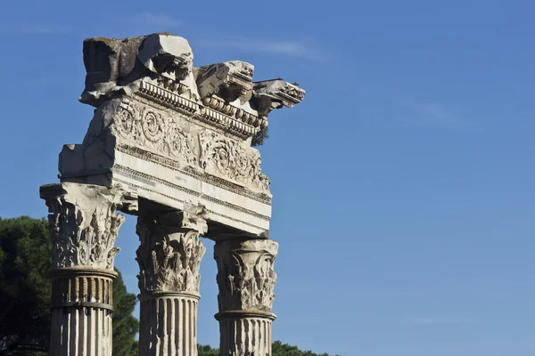 Fori imperiali ruiny - roma, italia. — Stock fotografie