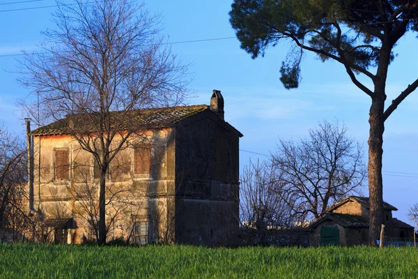 Ancienne maison dans le parc des Aqueducs, Rome - Italie — Photo