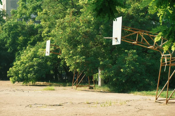Alte Retro Basketballkörbe Der Schule — Stockfoto