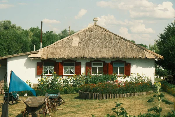 Traditional Ukrainian Wooden House Village Old Ukrainian National Hut — Stockfoto