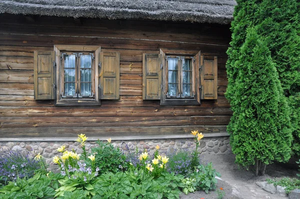 Stará Dřevěná Okna Venkovském Domě Architektura Konstrukce — Stock fotografie